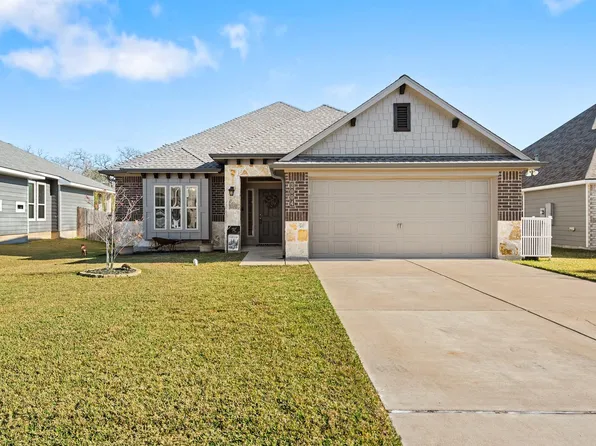 2004 Dumfries Dr, Bryan, TX 77807