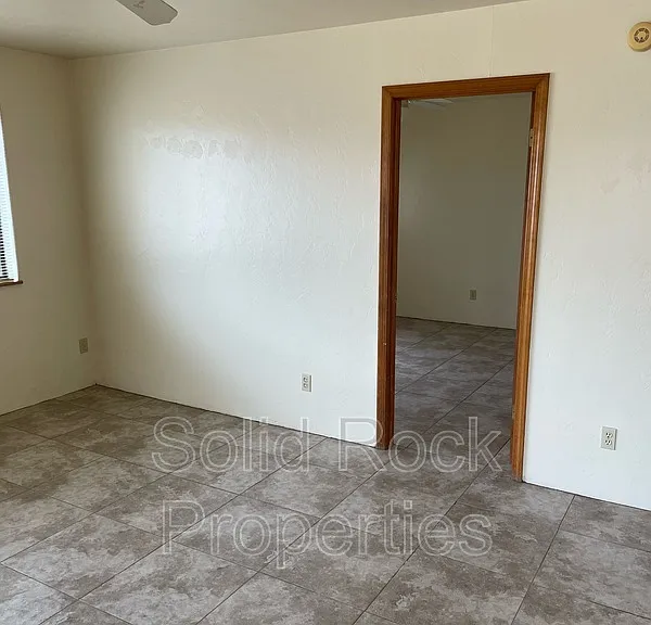 3230 N Victor Rd #C — Photo 11