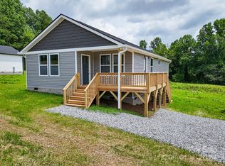 137 Tuttle Rd, Hendersonville, NC 28792