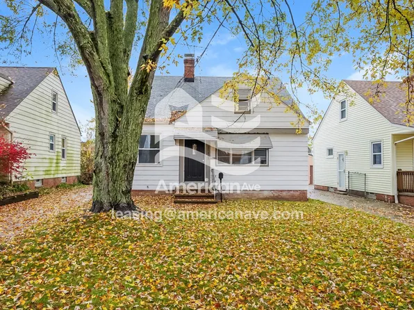 15413 Fernway Dr, Maple Heights, OH 44137