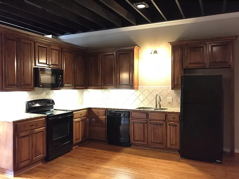 208 N Bryan Ave #22 — Photo 5