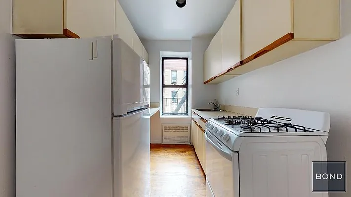 Rented by Bond New York | media 3