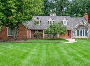 4212 W Buno Rd, Milford, MI 48380