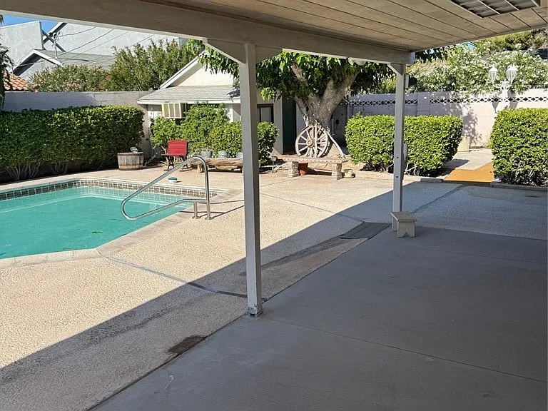 2725 Colanthe Ave — Photo 3