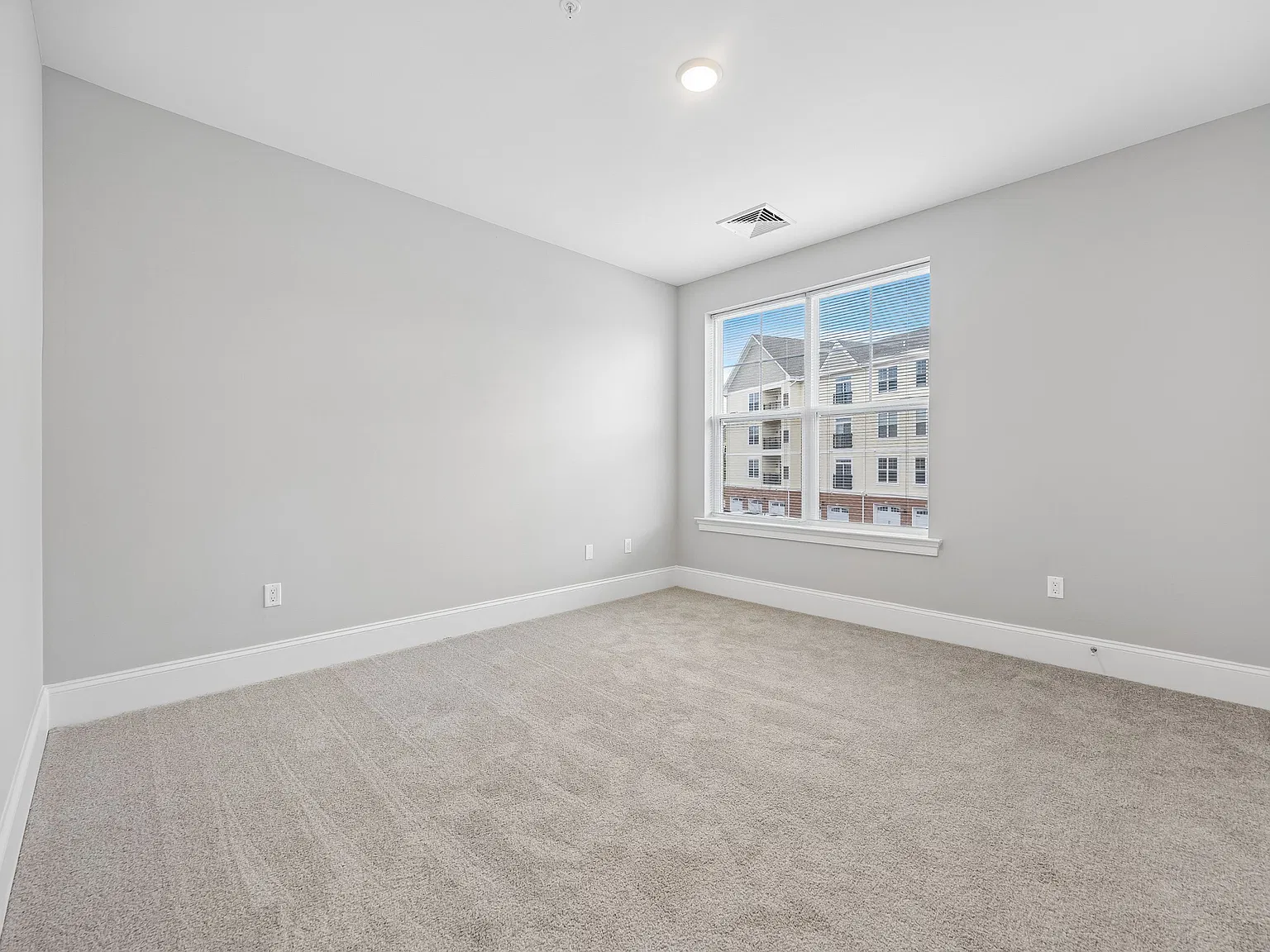 1900 Crescent Wy Unit 1933 — Photo 1
