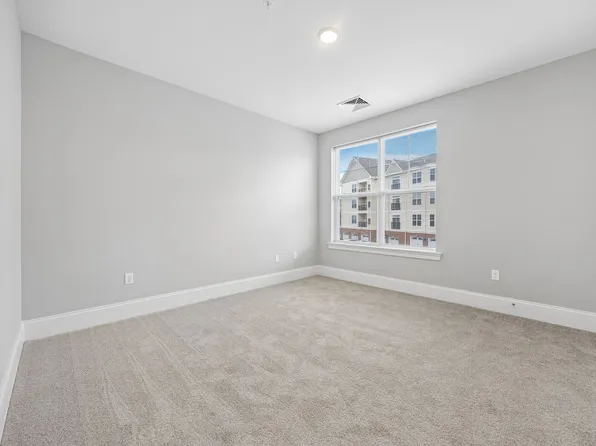 1900 Crescent Way, Cherry Hill, NJ