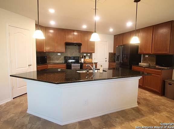 5th image of 1407 Blue Jay Ct