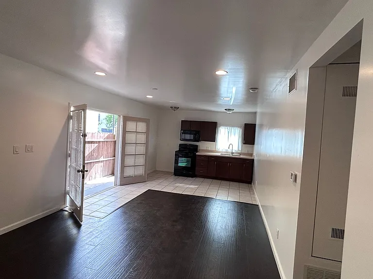 3937 Long Beach Blvd — Photo 6