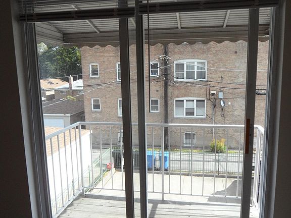 4th image of 6415 N Hermitage Ave #3