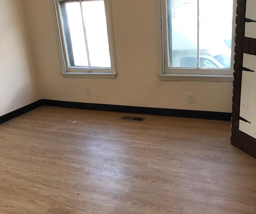 2nd image of 526 State St #1
