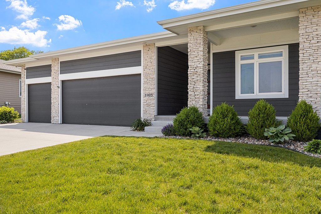 1905 Bentley Ct