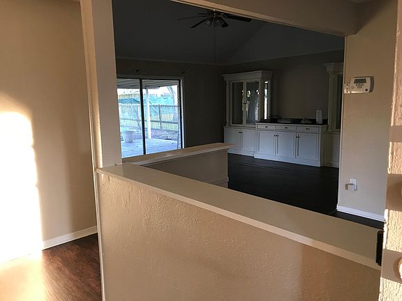 3rd image of 10427 Sagetrail Dr