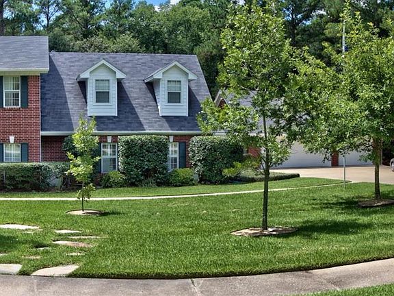 2nd image of 501 Carriage Dr