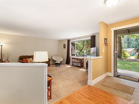 5th image of 2229 Lakemoor Dr SW