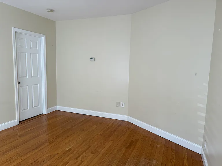 18 Holmes St #1 — Photo 8