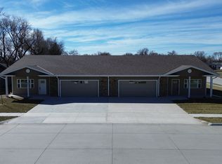 843 9th St, Columbus, NE 68601