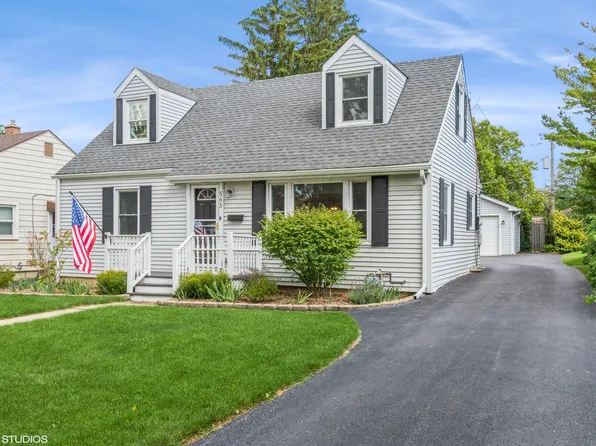 563 S Stewart Ave, Lombard, IL 60148