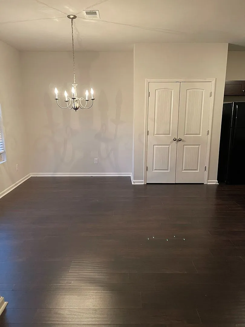 This 2018 beautiful 3 br/2.5 baths is ready for you! — Photo 3
