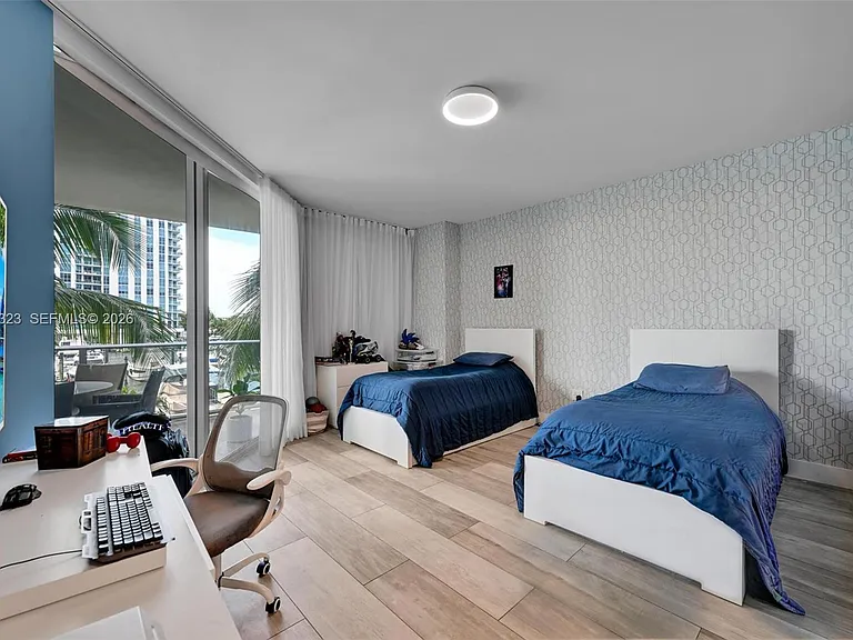 17111 Biscayne Blvd #207 — Photo 14