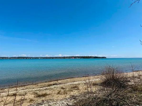 25989 Carlisle Rd W, Beaver Island, MI 49782