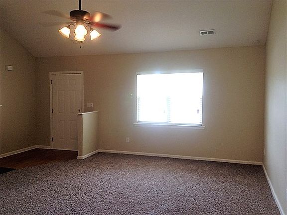 4th image of 320 Hollow Pine Ct