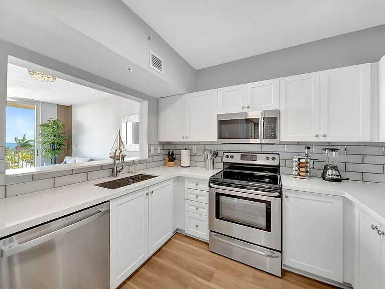 3020 NE 32nd Ave #1017 — Photo 15