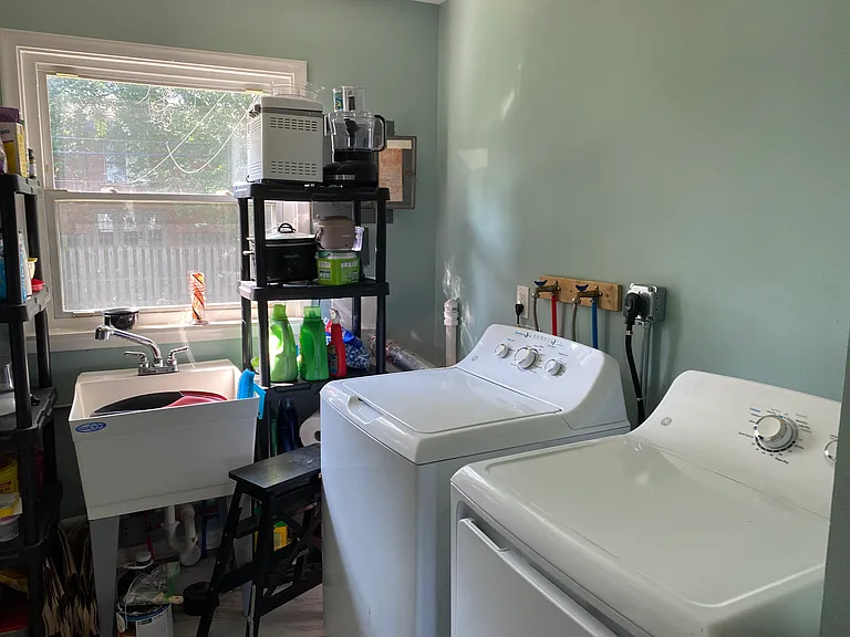 528 E Cambourne St — Photo 30
