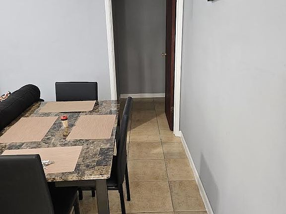 3rd image of 1285 N Sierra Way
