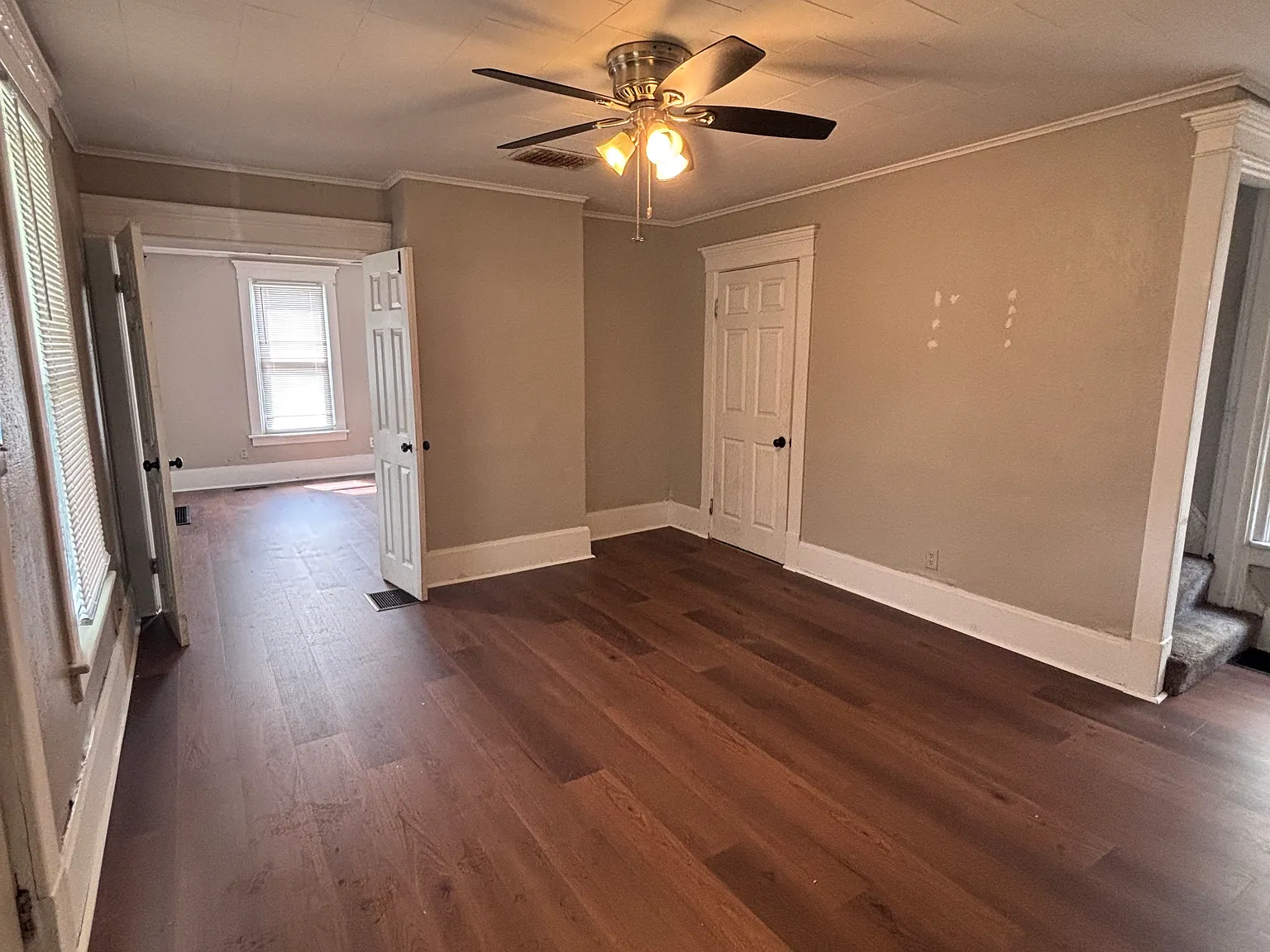 3 bed, 1190 sqft, $1,350 — Photo 2