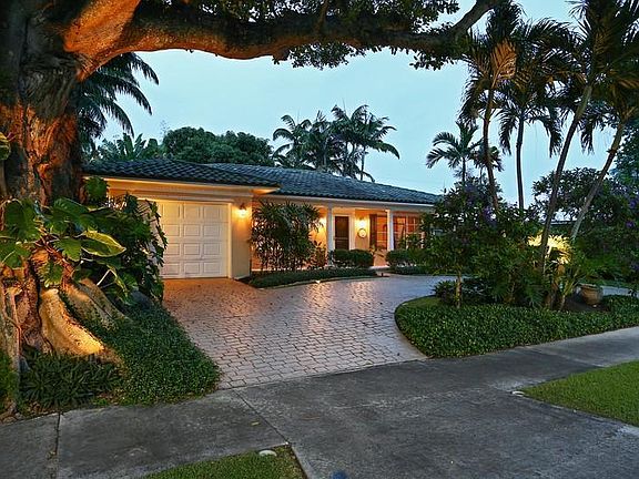 2nd image of 3638 N Flagler Dr
