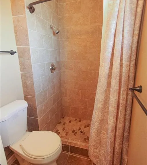 10804 Gloster Ct — Photo 12
