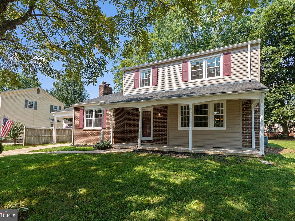 1st image of 504 Applewood Dr