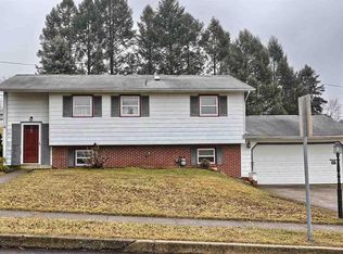 1507 Spring Garden Dr, Middletown, PA 17057