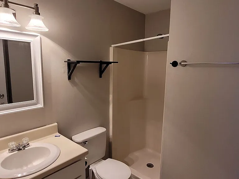 523 Meadowview Dr #D306 — Photo 16