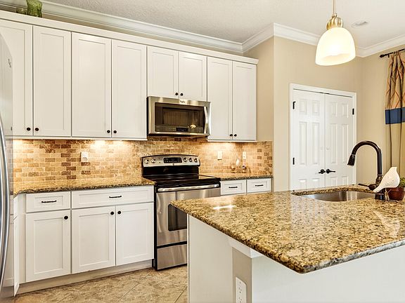 3rd image of 1117 Normandie Way