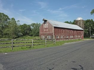 1 Kingtown Rd, Pittstown, NJ 08867