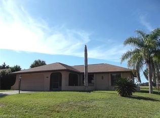 19480 Poppytree Ct, Lehigh Acres, FL 33936