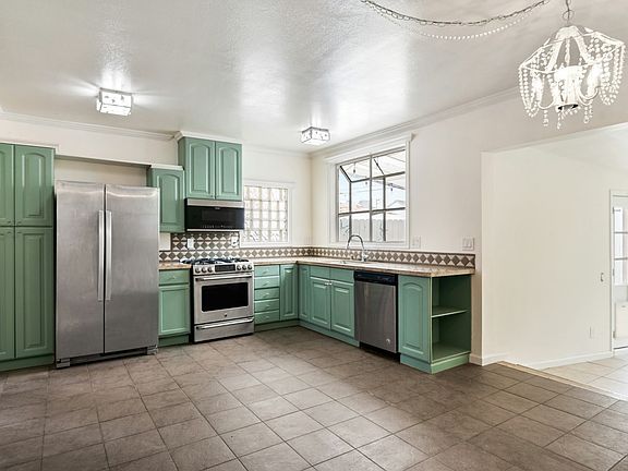 4th image of 339 Avenue F