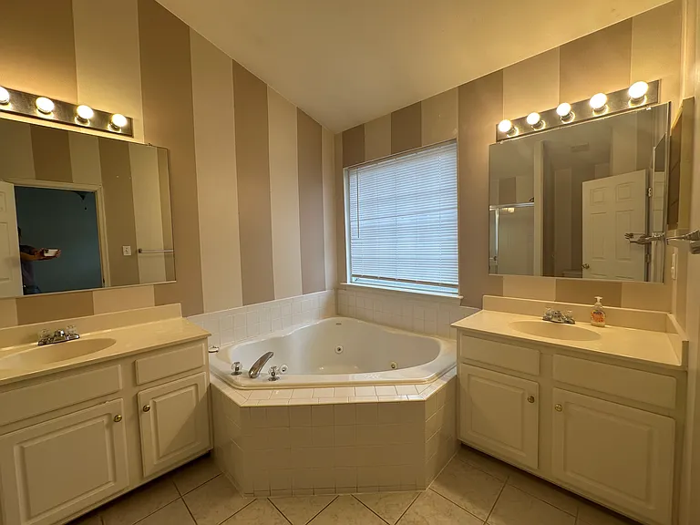 12921 Woodcutter Cir — Photo 13