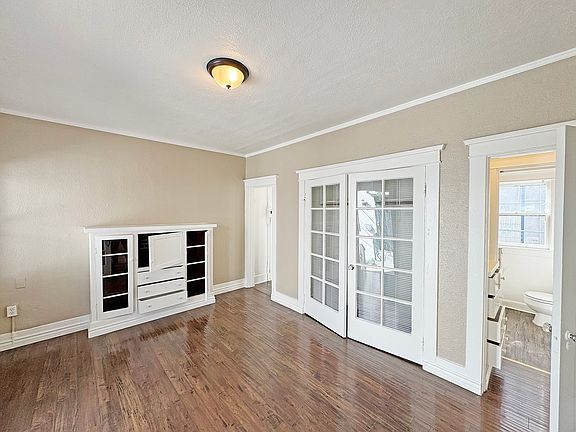 5th image of 716 Raymond Ave #17