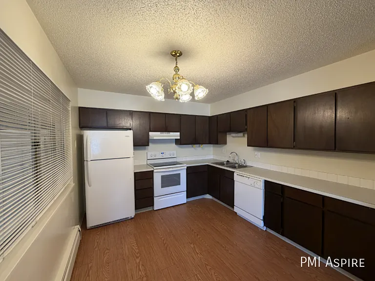 1329 Vivian St #102 — Photo 4