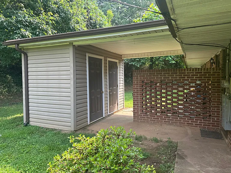 2974 Link Dr — Photo 3