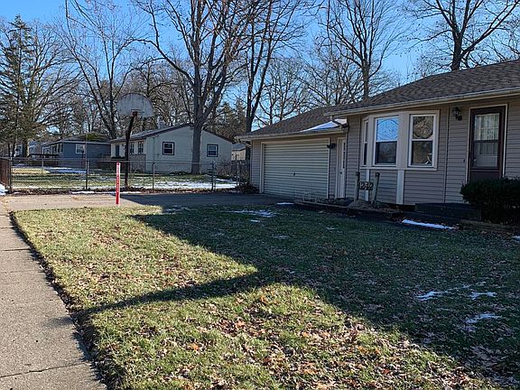 4th image of 1242 Brookmark St SE