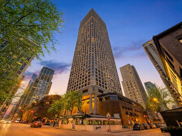 1030 N State St APT 34B, Chicago, IL 60610