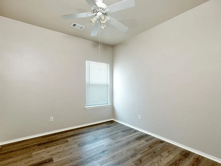 2826 Southampton Way #B — Photo 11