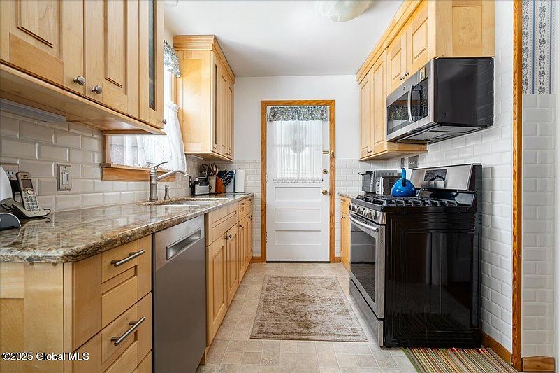 4th image of 19 Shirley Drive