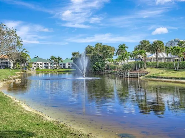 340 Horse Creek DR #207, NAPLES, FL 34110