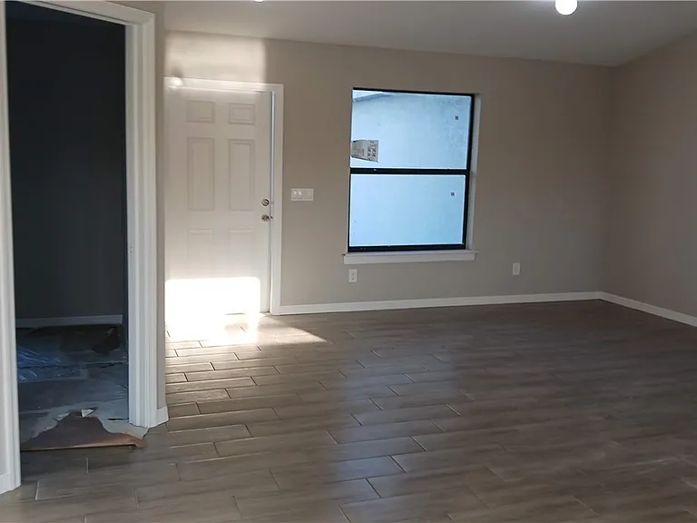 934 Marilyn Ave S — Photo 16