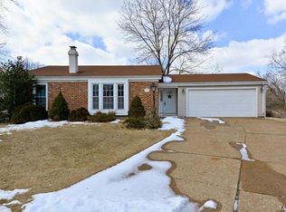 14 Elm Dr, Saint Peters, MO