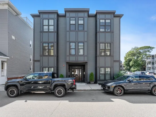 861 E 2nd St APT 3, South Boston, MA 02127
